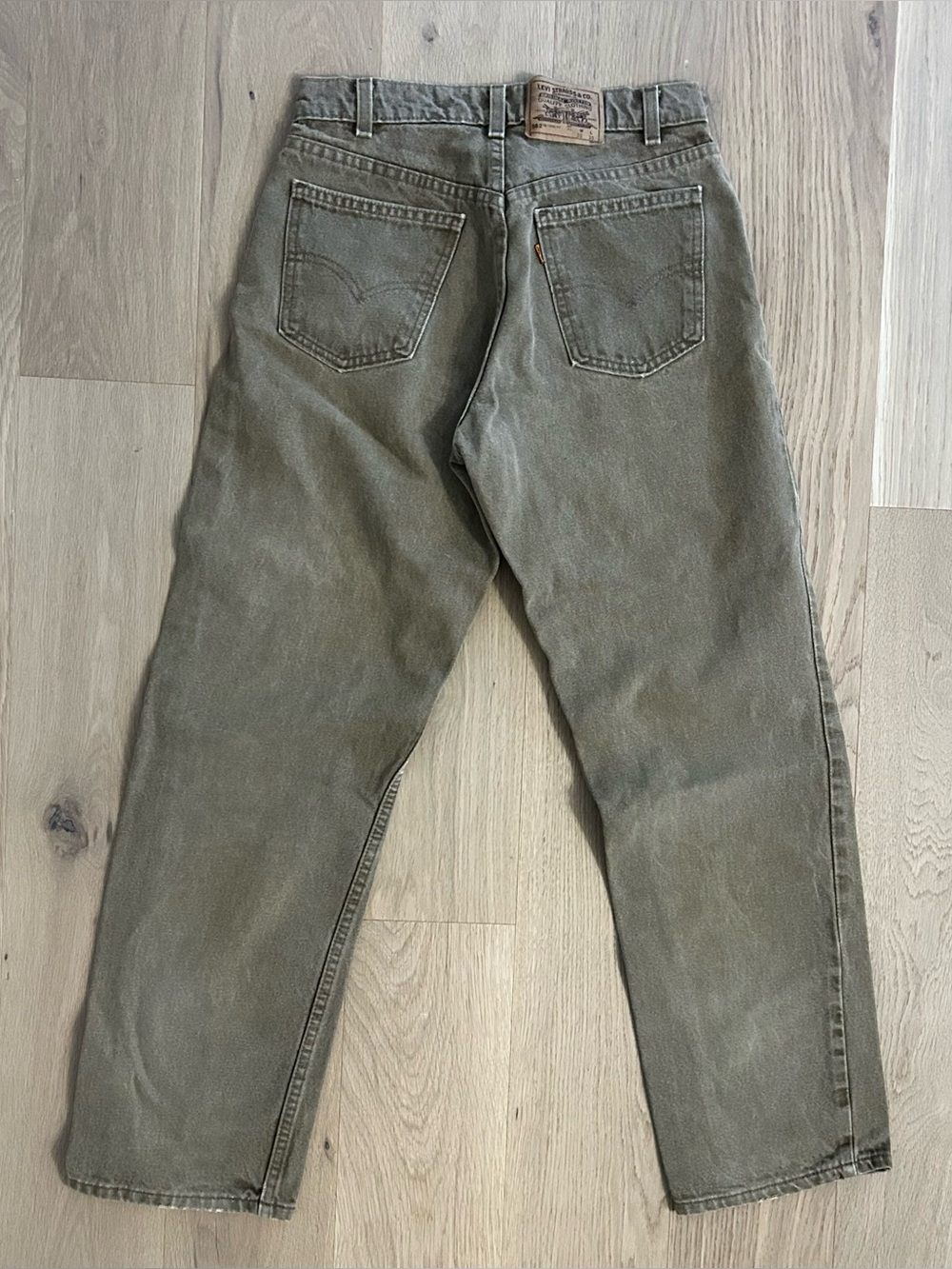 Vintage 1996 Levi’s 562 Orange Tab Loose Fit Student Jeans - Size 30x30